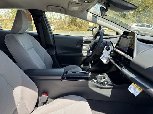 New 2024 Toyota Prius LE image 31