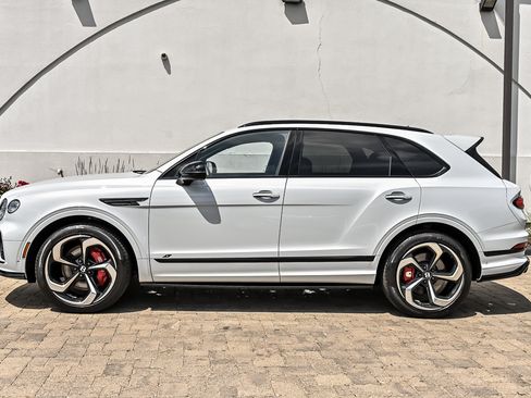 Certified 2022 Bentley Bentayga AWD/4WD image 10