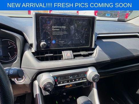 Used 2025 Toyota RAV4 XLE w/ Convenience Package FWD image 10
