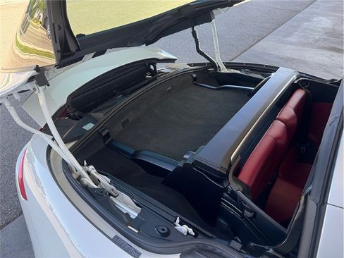 Used 2018 Porsche 911 Targa 4S AWD/4WD image 19