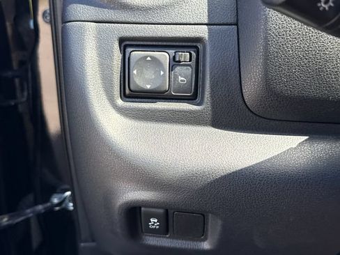 Used 2019 Nissan Versa SV FWD image 33