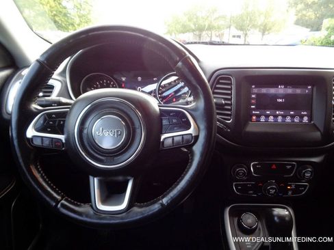 Used 2018 Jeep Compass Latitude w/ Popular Equipment Group AWD/4WD image 11