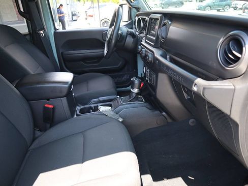 Used 2023 Jeep Wrangler Unlimited w/ Cold Weather Group AWD/4WD image 28