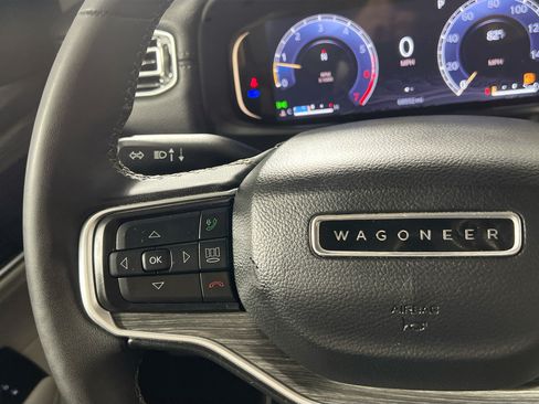 Used 2024 Jeep Wagoneer Series II w/ Flexible Seating Group RWD image 19