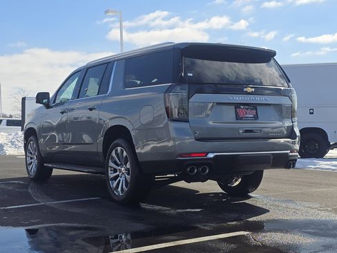 New 2025 Chevrolet Suburban Premier image 7