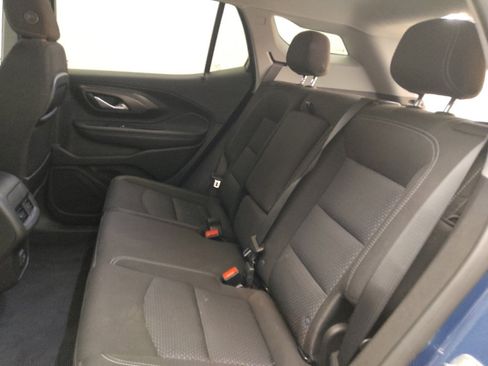 Used 2024 GMC Terrain SLE w/ Driver Convenience Package image 18