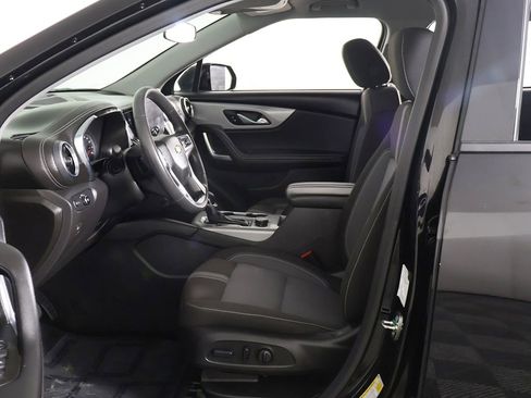 Used 2025 Chevrolet Blazer LT FWD image 21