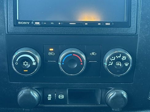 Used 2014 Chevrolet Silverado 2500 LT AWD/4WD image 26