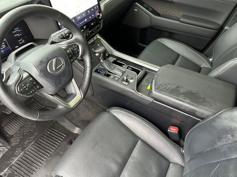 Used 2025 Lexus GX 550 w/ Cold Area Package image 10