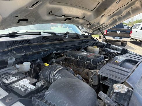 Used 2010 Dodge Ram 2500 Truck ST w/ ST Popular Equipment Group AWD/4WD image 37