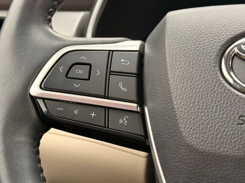Used 2022 Toyota Highlander Platinum image 19