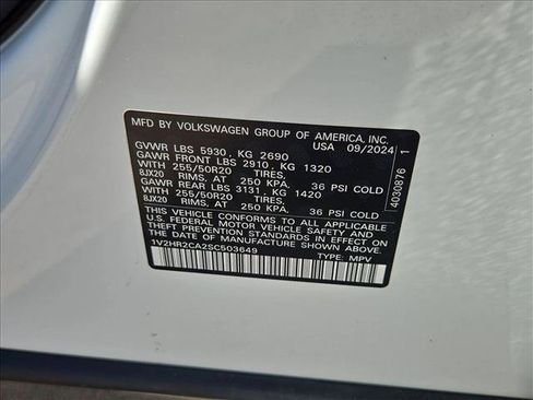Used 2025 Volkswagen Atlas SE AWD/4WD image 24