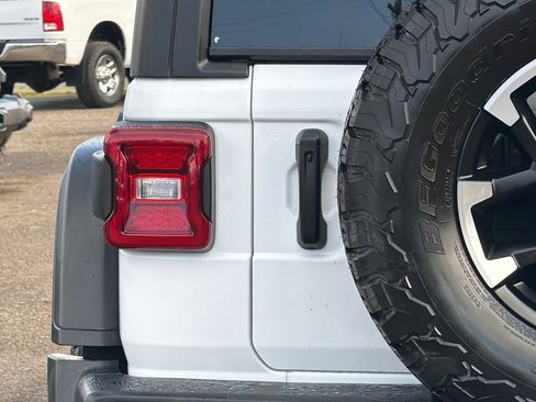 Used 2025 Jeep Wrangler Unlimited Rubicon image 8