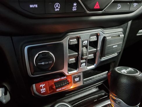 Used 2019 Jeep Wrangler Unlimited Rubicon AWD/4WD image 35
