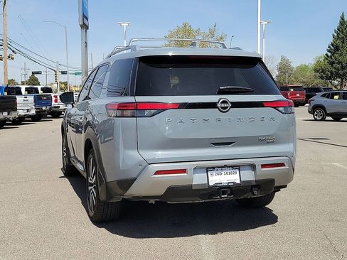 Used 2023 Nissan Pathfinder Platinum image 8