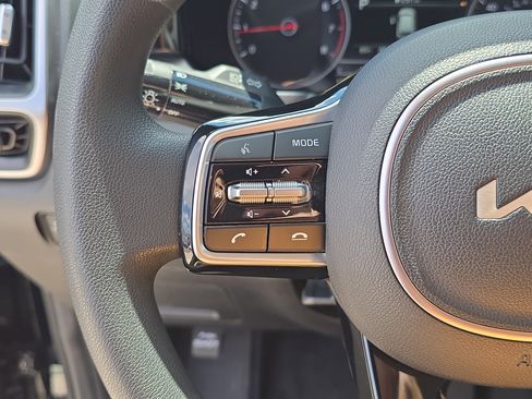 Certified 2023 Kia Sorento LX FWD image 28