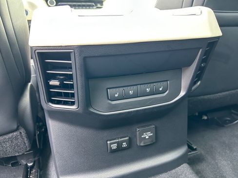 Used 2023 Toyota Tundra Capstone AWD/4WD image 36