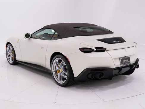 Used 2025 Ferrari Roma Spider RWD image 12
