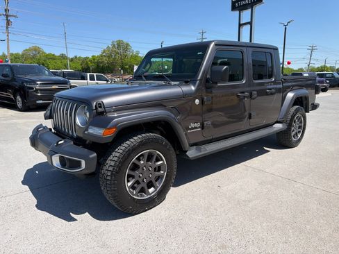 Used 2020 Jeep Gladiator Overland AWD/4WD image 1