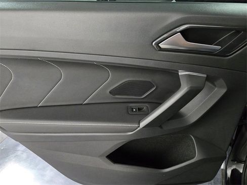 Used 2023 Volkswagen Tiguan SE R-Line image 19