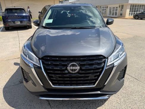 Certified 2025 Nissan Kicks Play S FWD image 3