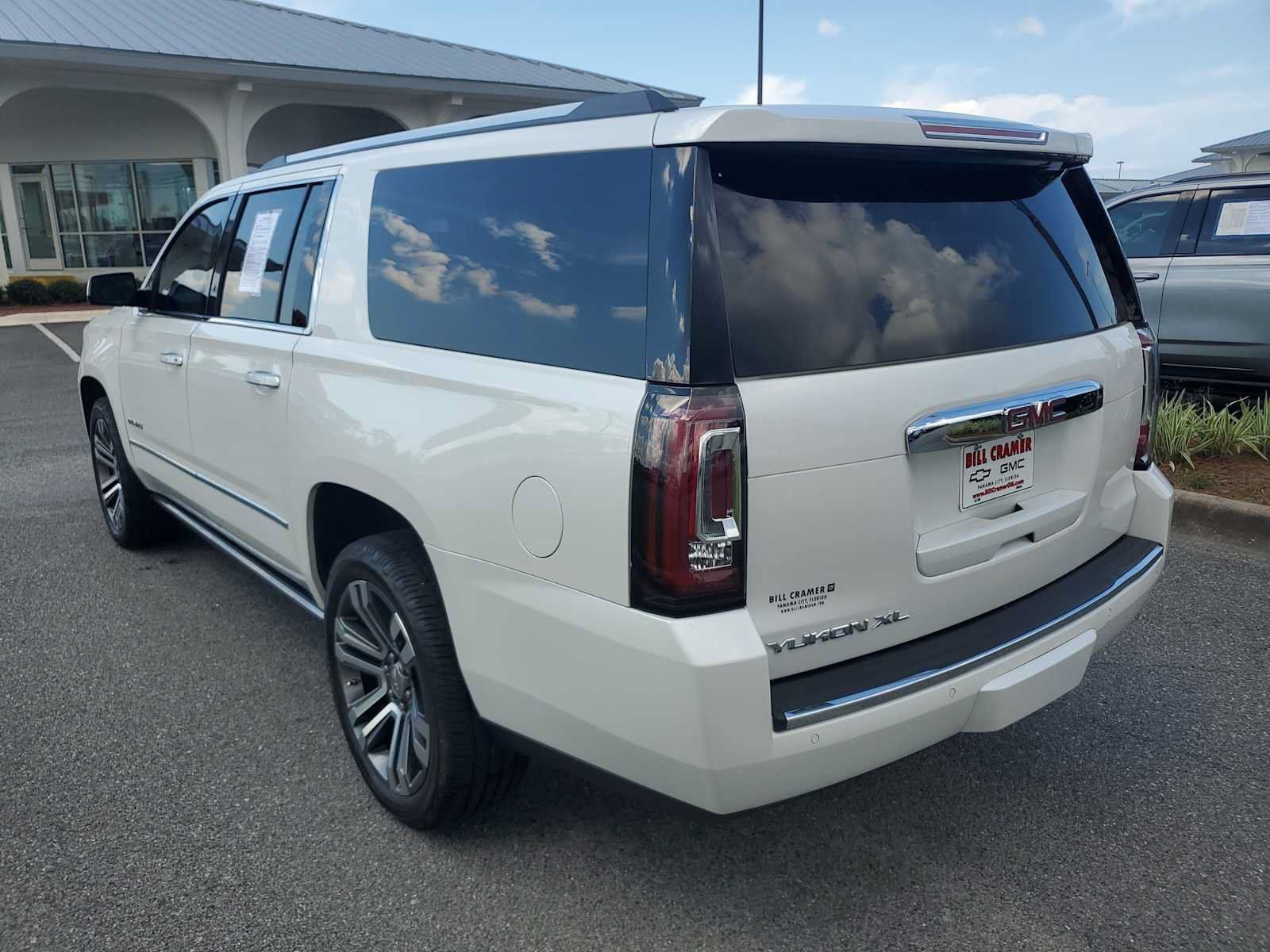 Used 2017 GMC Yukon XL Denali w/ Open Road Package AWD/4WD image 3