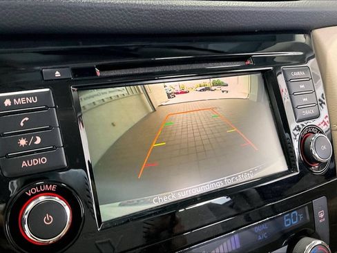 Used 2020 Nissan Rogue SV FWD image 12
