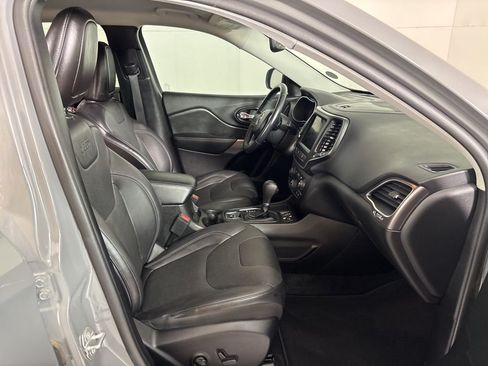 Used 2021 Jeep Cherokee Latitude Lux w/ Comfort/Convenience Group FWD image 16