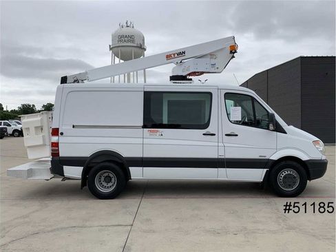 Used 2013 Freightliner Sprinter 3500 image 7