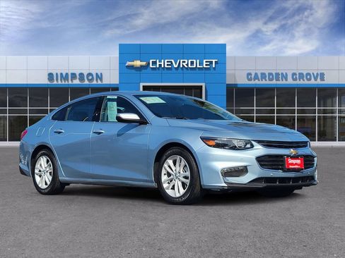 Used 2017 Chevrolet Malibu Hybrid w/ Leather Package FWD image 1