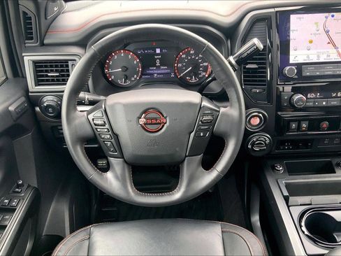 Used 2023 Nissan Titan PRO-4X w/ Pro-4x Convenience Package AWD/4WD image 5