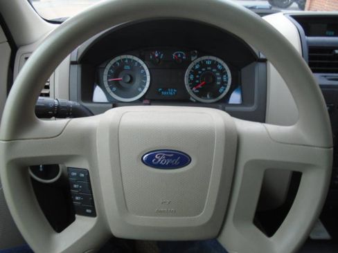 Used 2010 Ford Escape XLS image 13