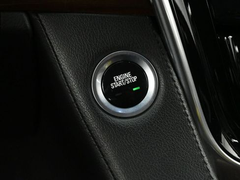 Used 2019 Cadillac Escalade Luxury image 38