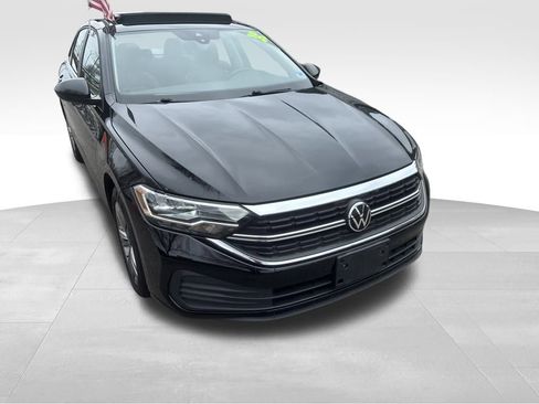 Used 2024 Volkswagen Jetta SE image 31