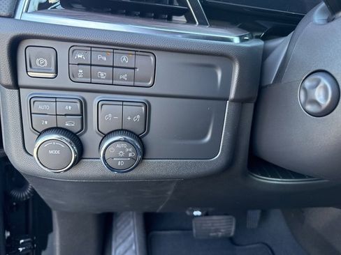 New 2026 Chevrolet Suburban Premier image 20