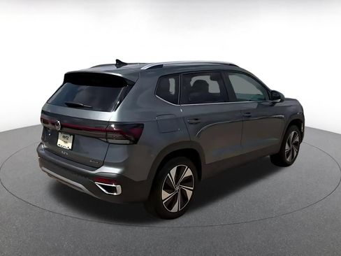 Used 2026 Volkswagen Taos SE AWD/4WD image 13