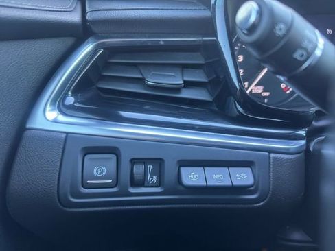 Used 2022 Cadillac XT6 Premium Luxury w/ Technology Package image 6