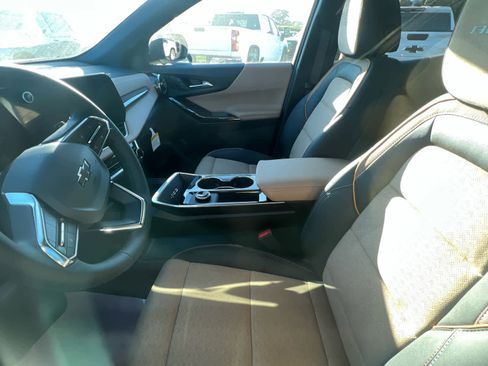 New 2026 Chevrolet Equinox ACTIV w/ Convenience Package III image 8