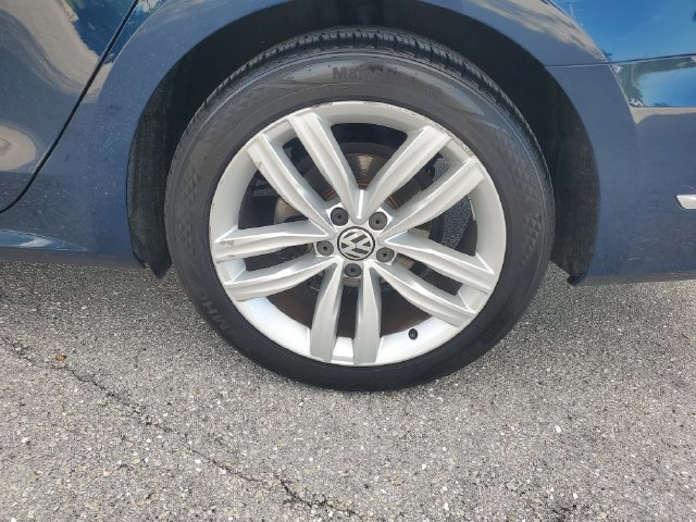 Used 2019 Volkswagen Passat 2.0T Wolfsburg FWD image 5