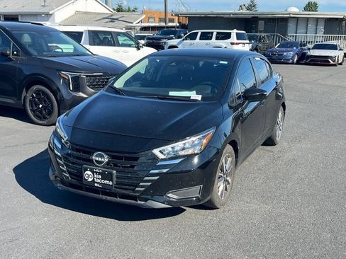 Used 2025 Nissan Versa SV w/ Trunk Package FWD image 3