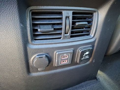 Certified 2024 Nissan Titan SV w/ SV Convenience Package image 11