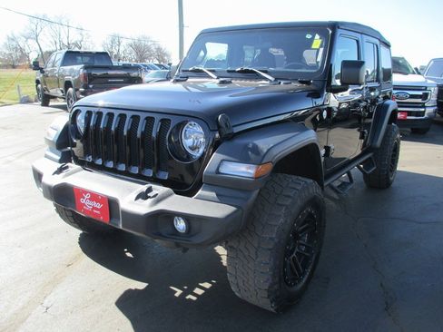 Used 2018 Jeep Wrangler Unlimited Sport image 8