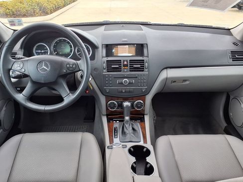 Used 2008 Mercedes-Benz C 300 Sedan image 17