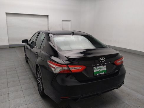 Used 2020 Toyota Camry SE image 5