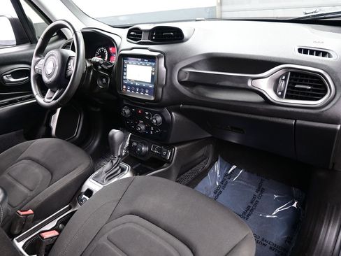 Used 2022 Jeep Renegade Latitude AWD/4WD image 16