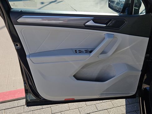 Certified 2023 Volkswagen Tiguan SE R-Line image 14