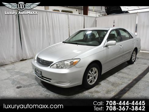 Used 2004 Toyota Camry LE FWD image 1