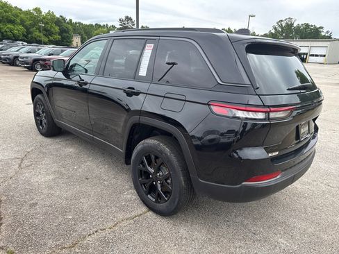 New 2026 Jeep Grand Cherokee Altitude AWD/4WD image 8