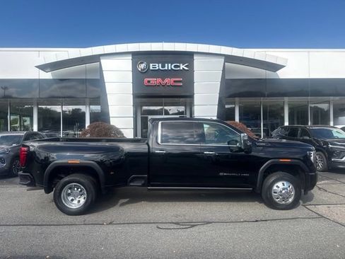 Used 2024 GMC Sierra 3500 Denali Ultimate AWD/4WD image 34
