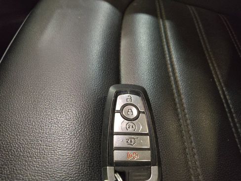 Used 2021 Ford Edge SEL w/ Convenience Package FWD image 32